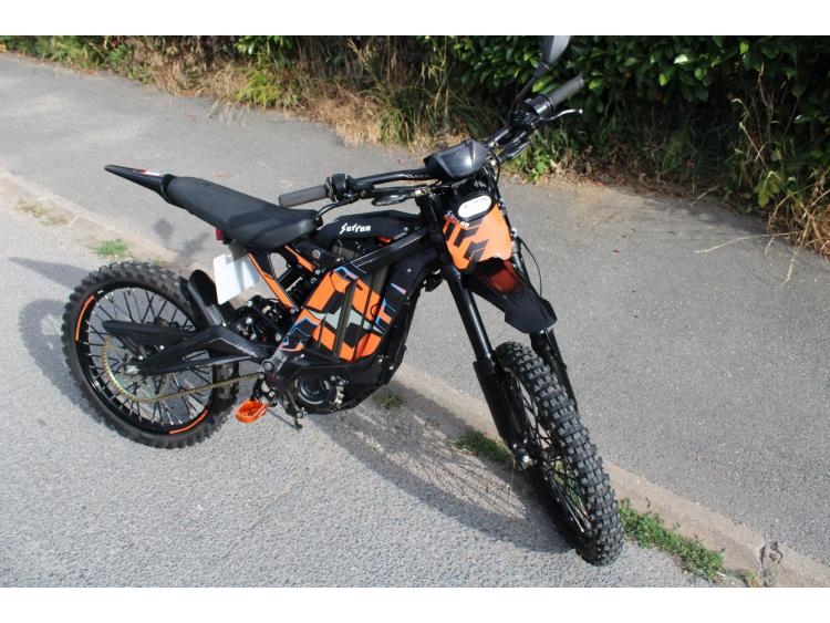 SUR-RON LIGHT BEE X L1e-B 2022
