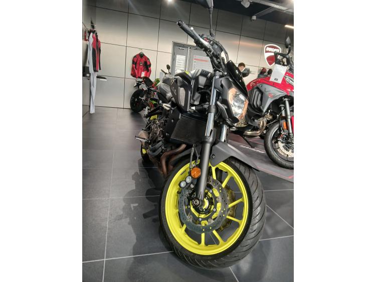 YAMAHA MT-07