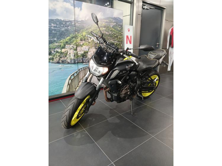 YAMAHA MT-07