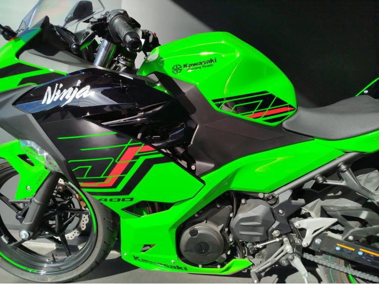 KAWASAKI NINJA 400