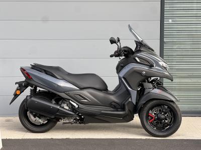 YAMAHA TRICITY 300