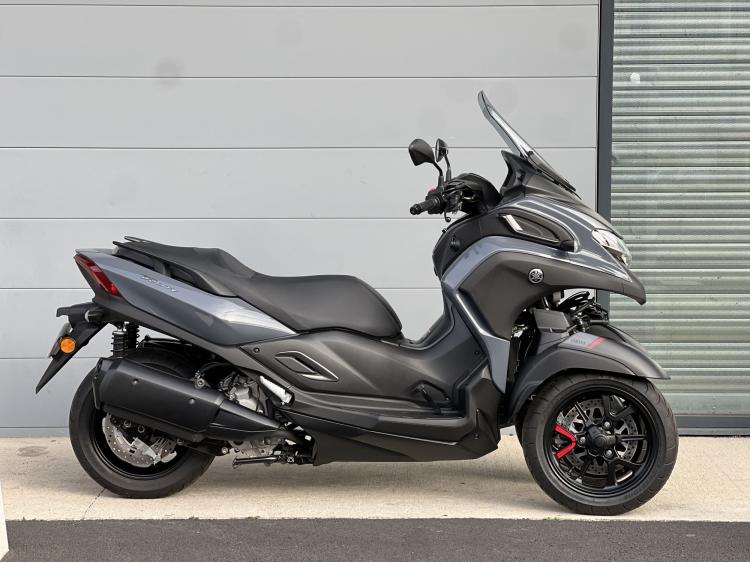 YAMAHA TRICITY 300