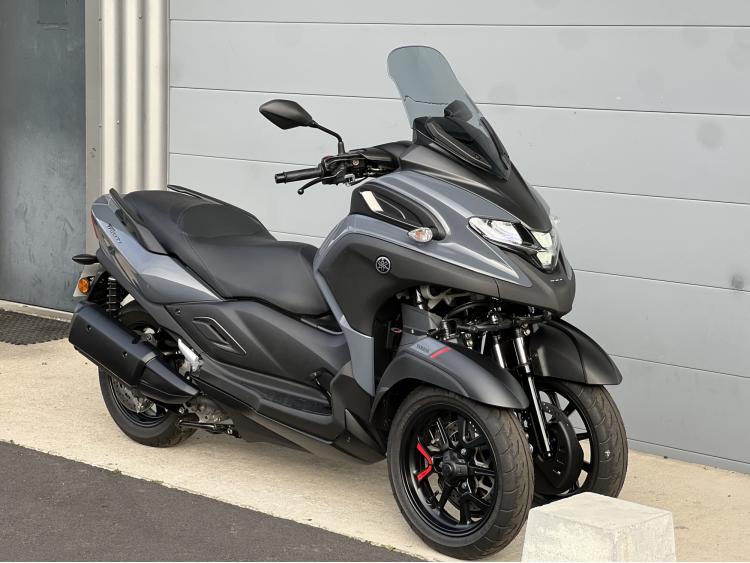 YAMAHA TRICITY 300
