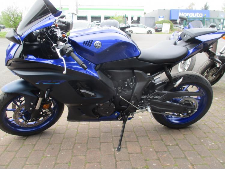 YAMAHA YZF-R7