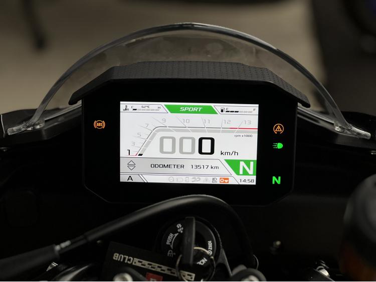 APRILIA 1000 TUONO V4