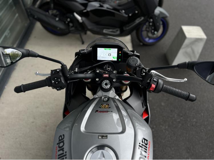 APRILIA 1000 TUONO V4