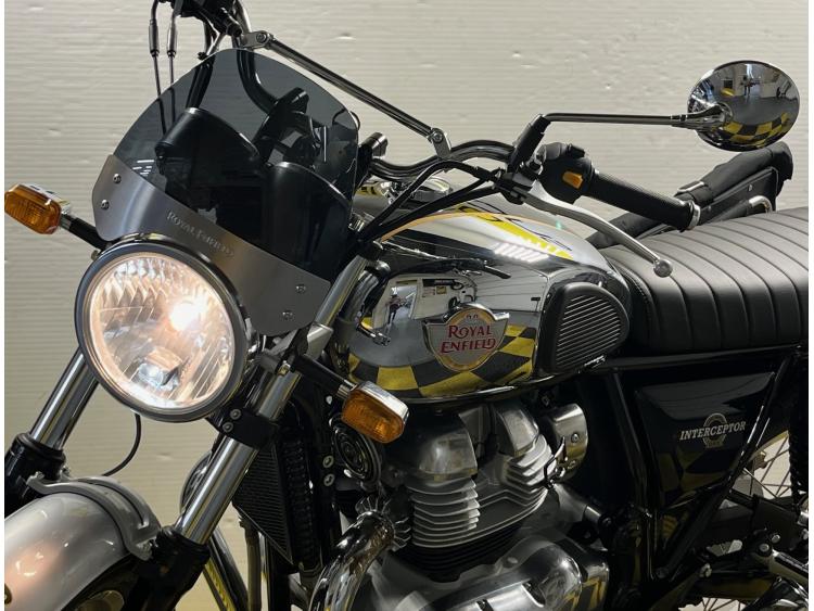 ROYAL ENFIELD INTERCEPTOR 650  CHROME