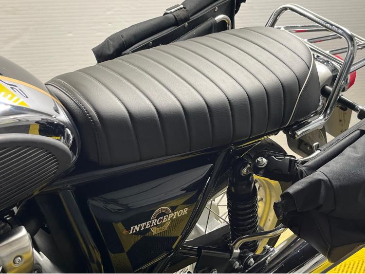ROYAL ENFIELD INTERCEPTOR 650  CHROME