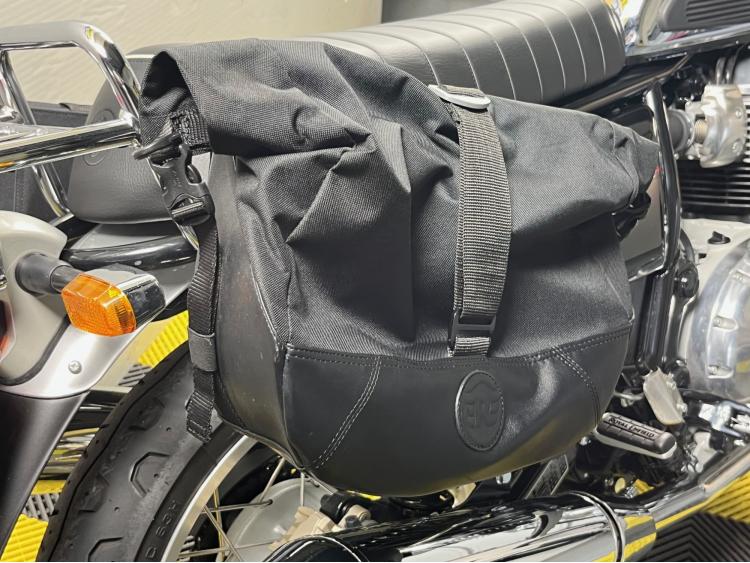 ROYAL ENFIELD INTERCEPTOR 650  CHROME