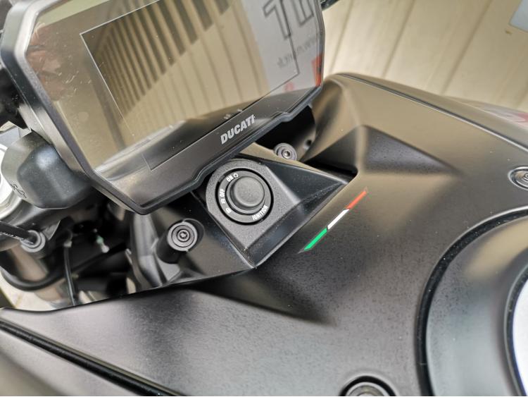 DUCATI DIAVEL V4 