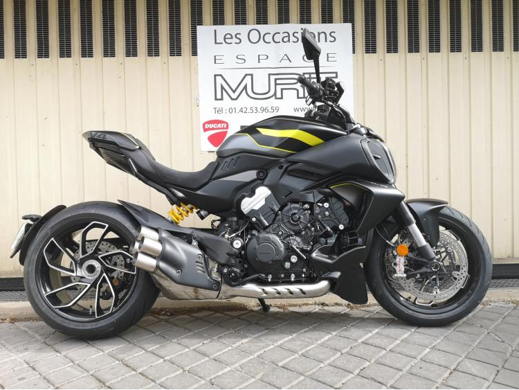 DUCATI DIAVEL V4 