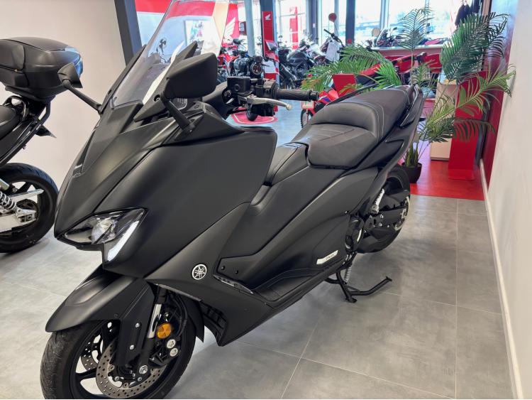 YAMAHA T-MAX 560