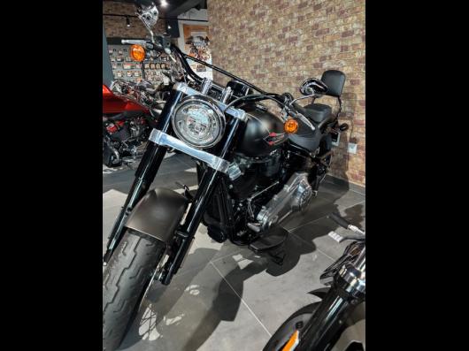 HARLEY-DAVIDSON SOFTAIL SLIM 1800 S