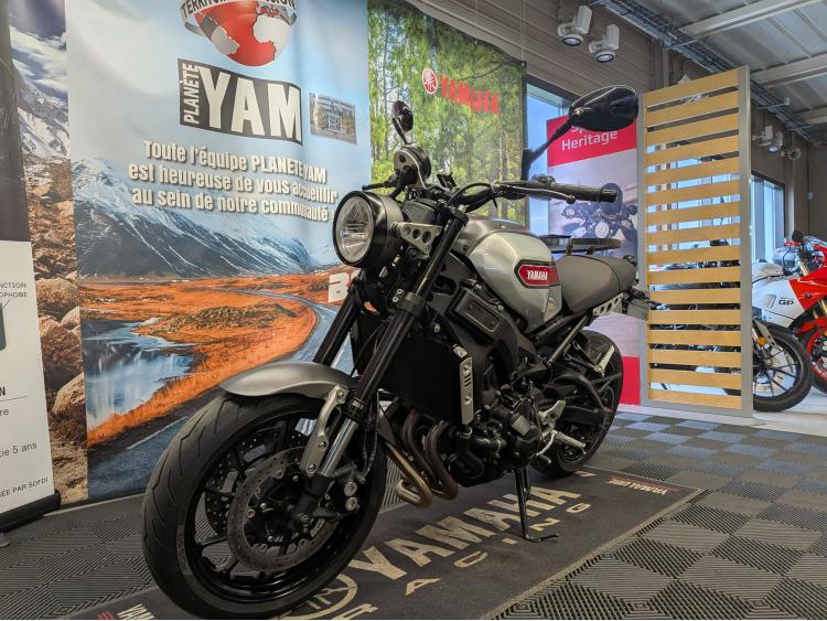 YAMAHA XSR 900