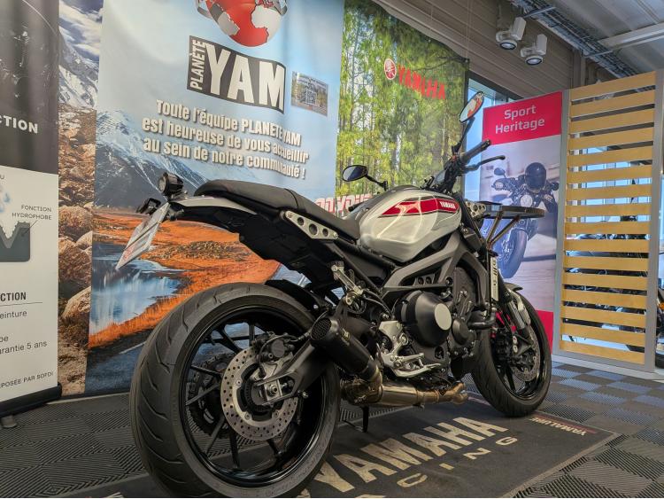 YAMAHA XSR 900