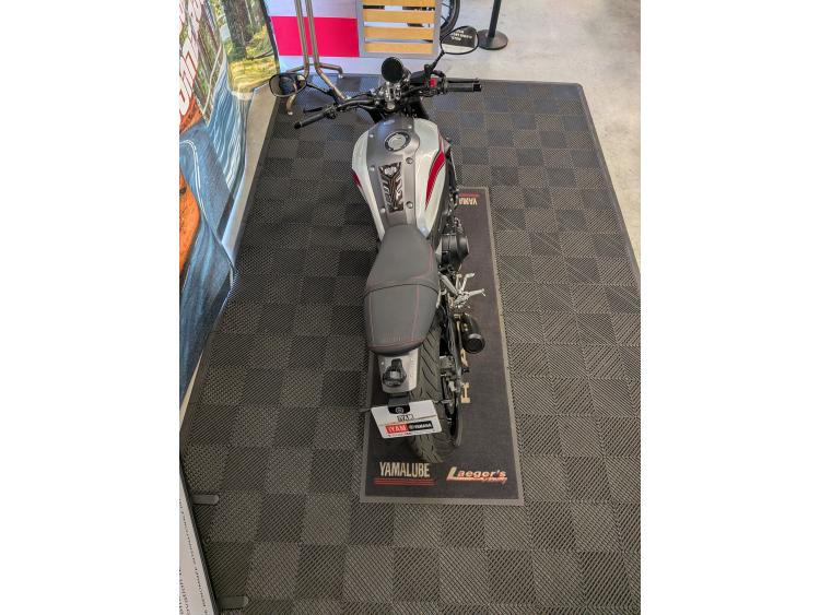 YAMAHA XSR 900