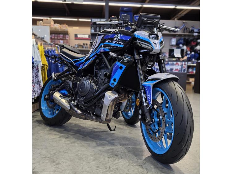 YAMAHA MT-07 35KW NEUVE KIT DECO / SUPPORT PLAQUE COURT