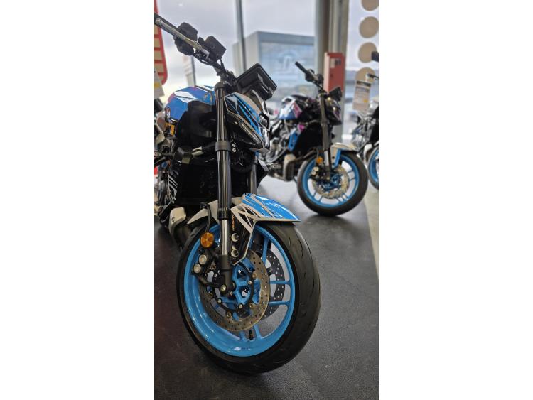 YAMAHA MT-07 35KW NEUVE KIT DECO / SUPPORT PLAQUE COURT