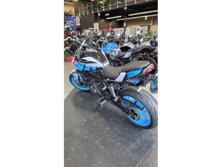 YAMAHA MT-07 35KW NEUVE KIT DECO / SUPPORT PLAQUE COURT