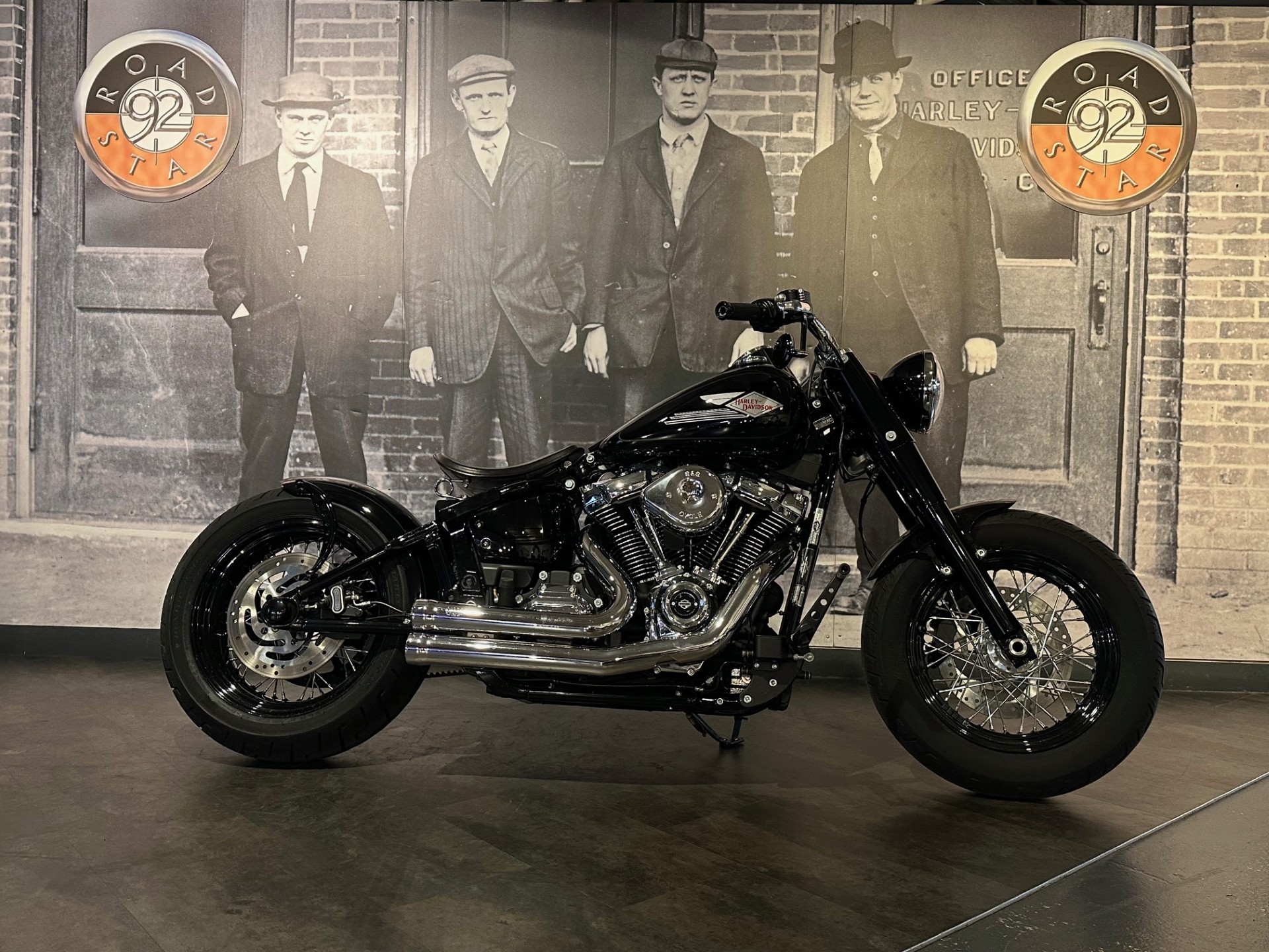 HARLEY-DAVIDSON SOFTAIL HERITAGE 1868 CLASSIC