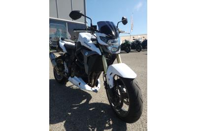 SUZUKI GSR 750