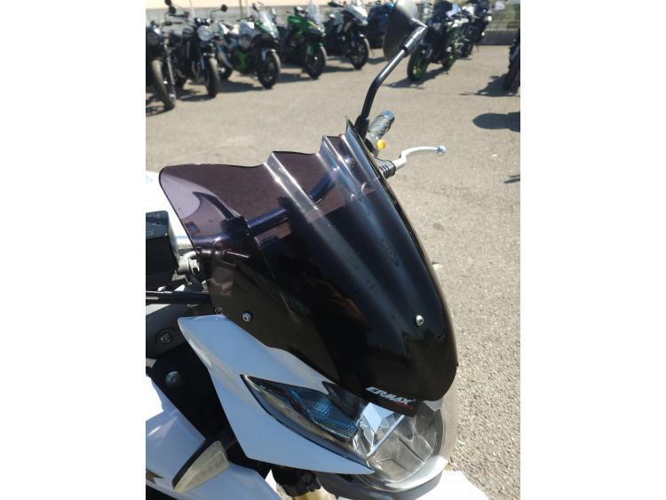 SUZUKI GSR 750