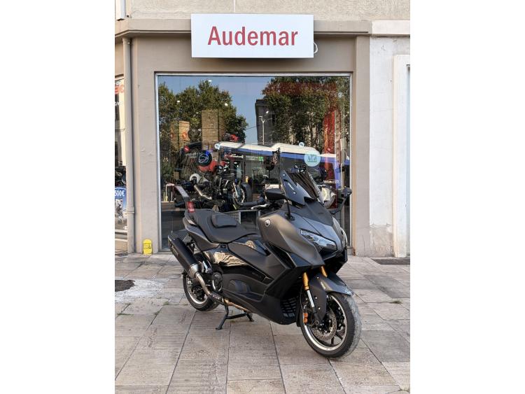 YAMAHA XP T-MAX 560 TECH MAX - CRYSTAL GRAPHITE