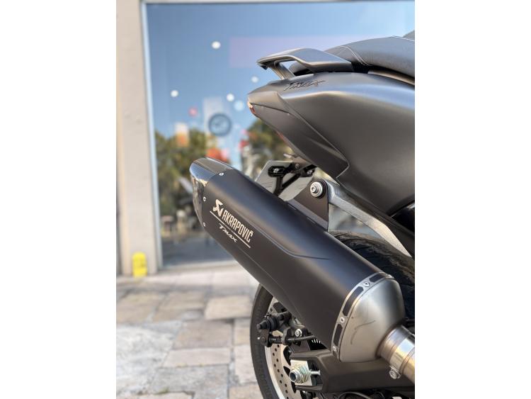 YAMAHA XP T-MAX 560 TECH MAX - CRYSTAL GRAPHITE