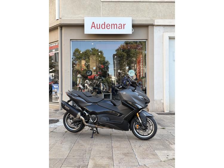 YAMAHA XP T-MAX 560 TECH MAX - CRYSTAL GRAPHITE