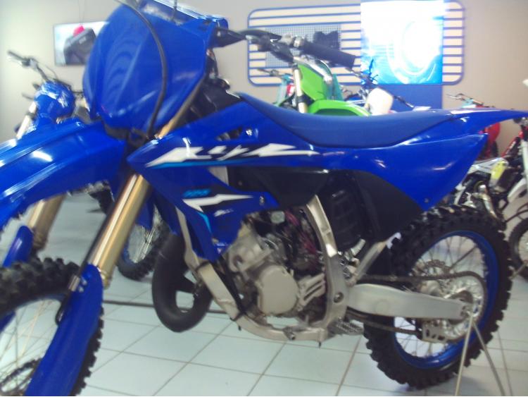 YAMAHA YZ 125