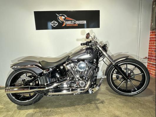 HARLEY-DAVIDSON SOFTAIL BREAKOUT 1690