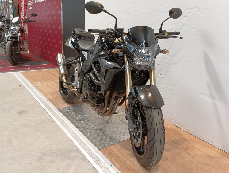 SUZUKI GSR 750