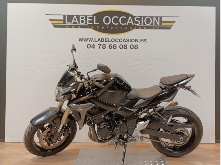 SUZUKI GSR 750