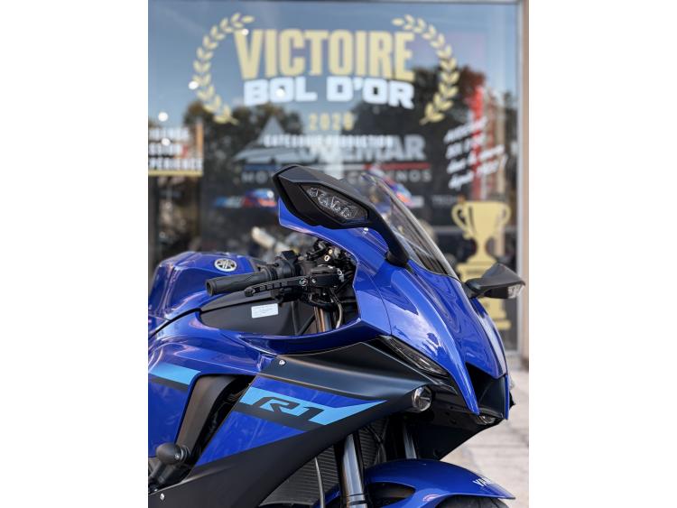 YAMAHA YZF 1000 R1