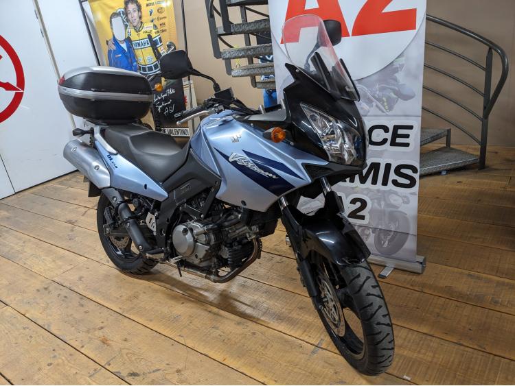 SUZUKI DL 650 V-STROM A2* PREMIÈRE MAIN