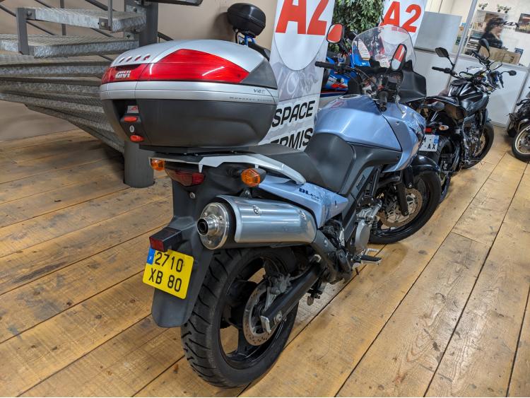 SUZUKI DL 650 V-STROM A2* PREMIÈRE MAIN