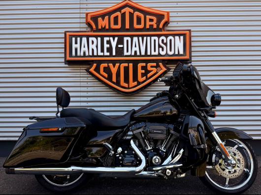 HARLEY-DAVIDSON TOURING STREET GLIDE 1800 CVO