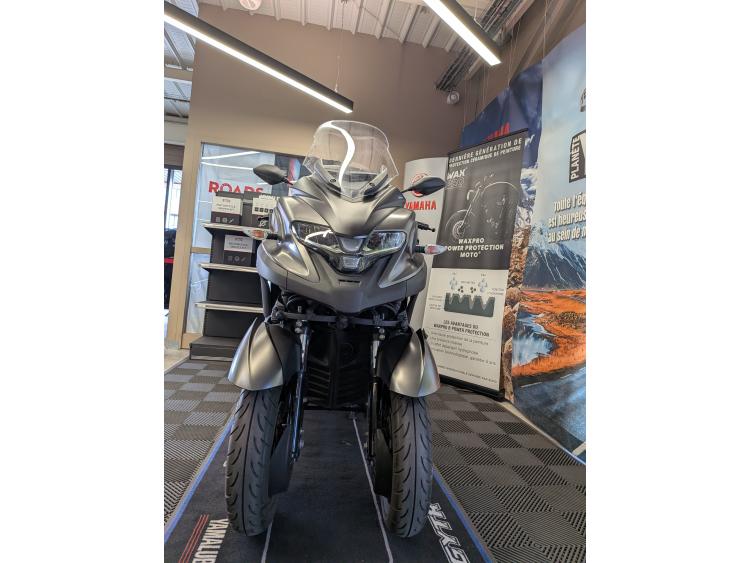 YAMAHA TRICITY 300