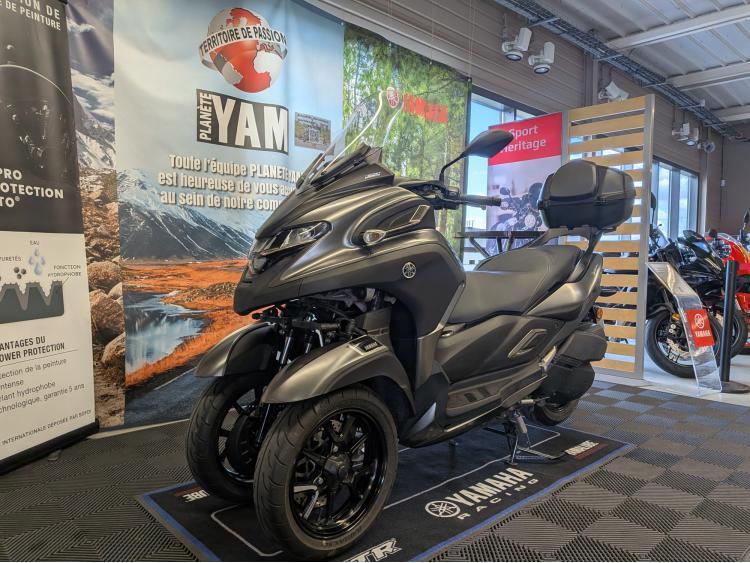 YAMAHA TRICITY 300