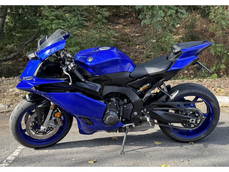 YAMAHA YZF-R9