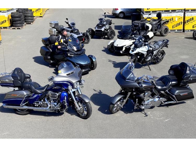 HARLEY-DAVIDSON TOURING ROAD GLIDE 1800 CVO - electra ltd ultra st limited roadglide