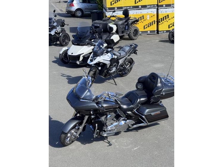 HARLEY-DAVIDSON TOURING ROAD GLIDE 1800 CVO - electra ltd ultra st limited roadglide