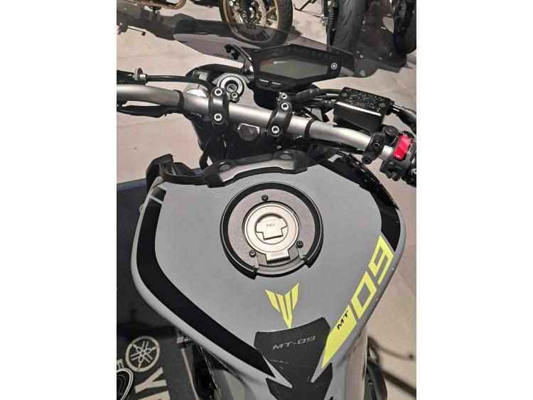 YAMAHA MT-09 garantie 12 mois