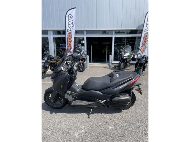 YAMAHA XMAX 125