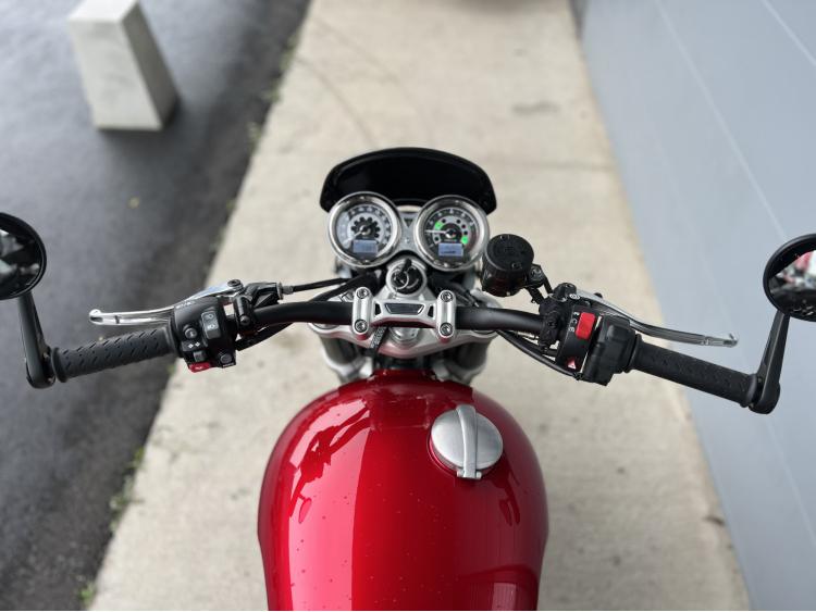 TRIUMPH SPEED TWIN 1200