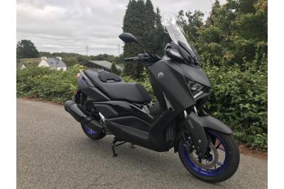 YAMAHA XMAX 300