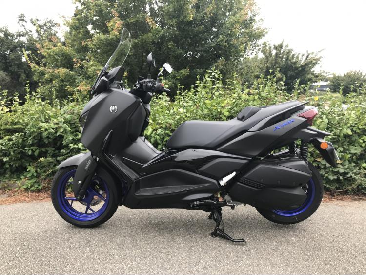 YAMAHA XMAX 300