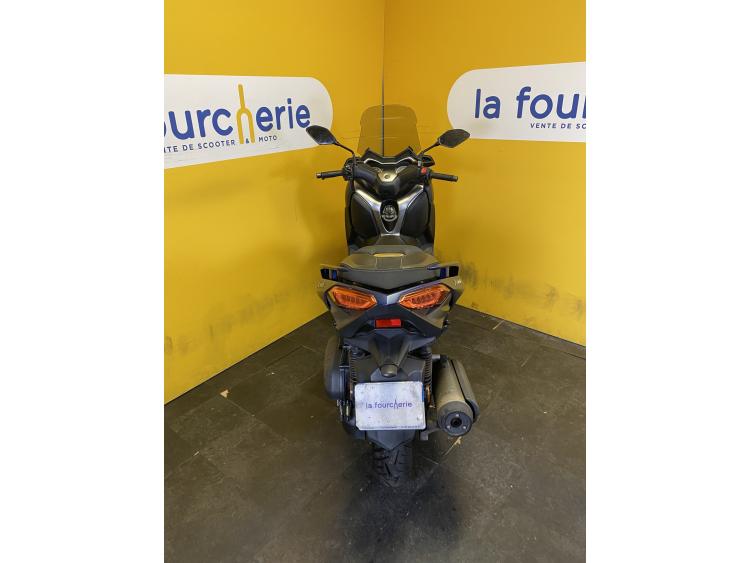 YAMAHA X-MAX 125