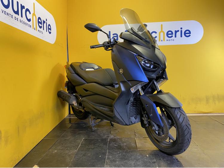 YAMAHA X-MAX 125
