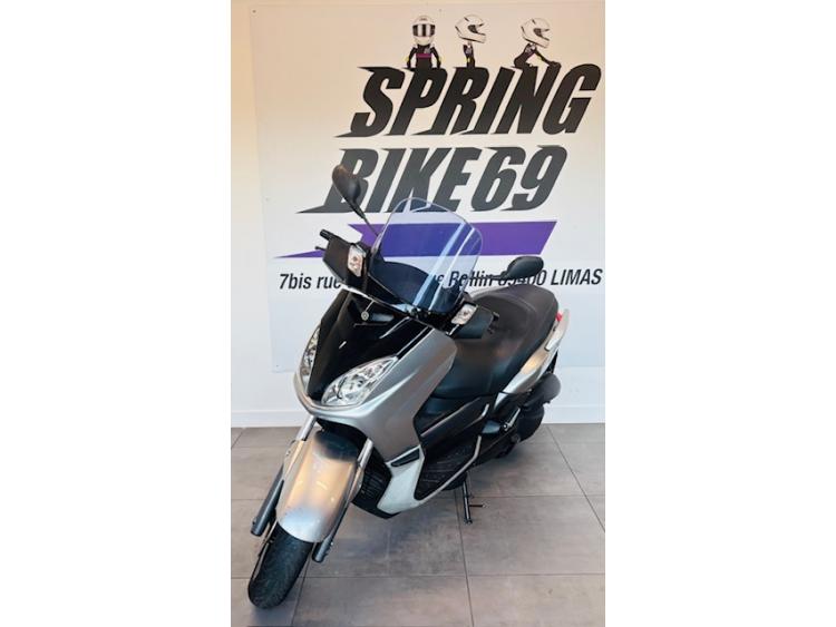 YAMAHA XMAX 125